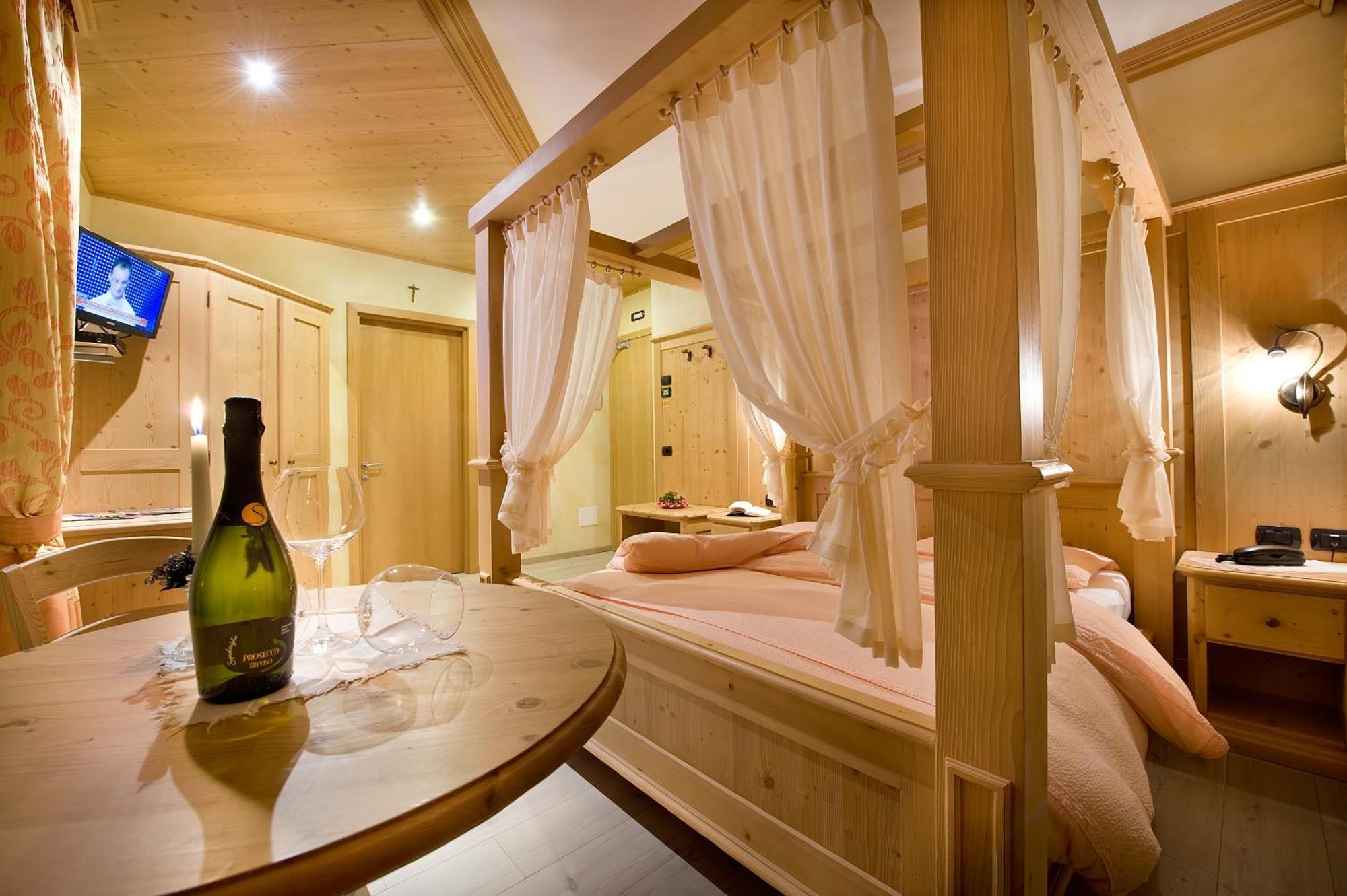 Hotel La Tea Livigno Buitenkant foto